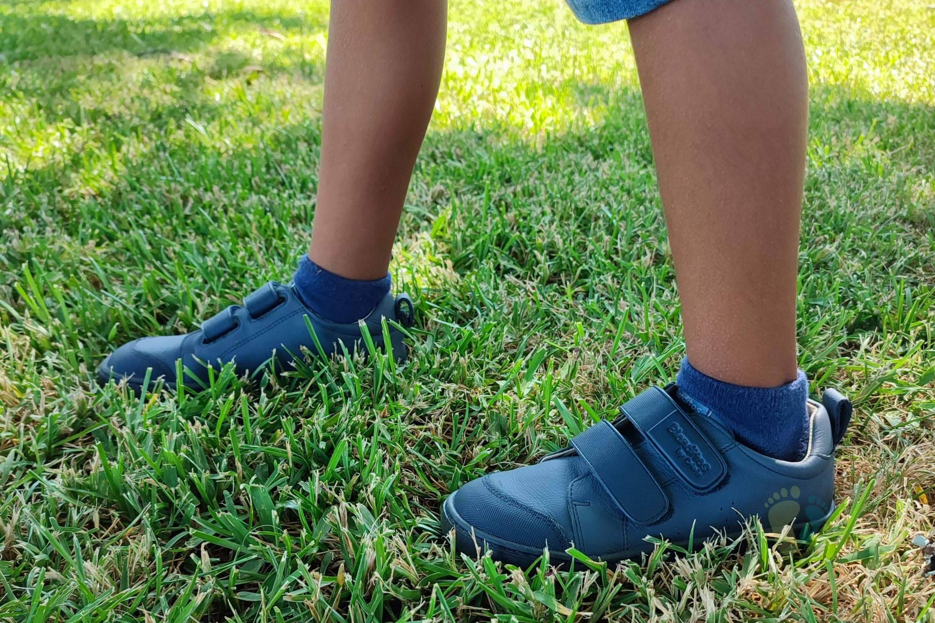 El calzado barefoot mejora el desarrollo cognitivo y motor en niños frente al uso de calzado convencional