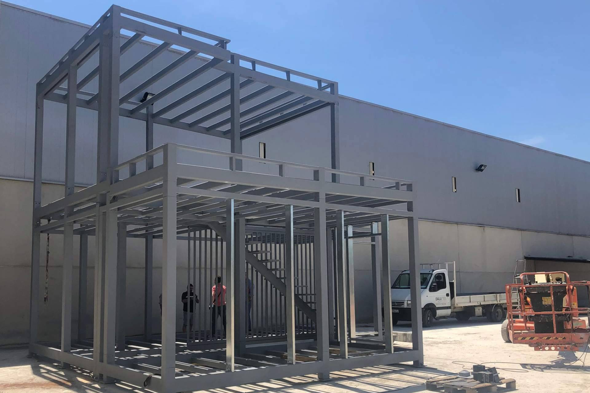 Construcciones modulares a medida para viviendas, oficinas y colegios con montaje in situ