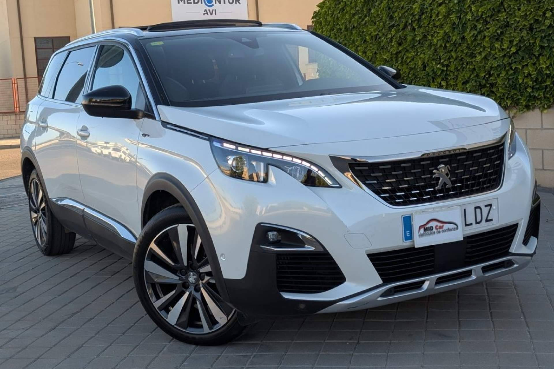 MID Car destaca por su compromiso con la calidad, ofreciendo coches de segunda mano con garantía de hasta un año