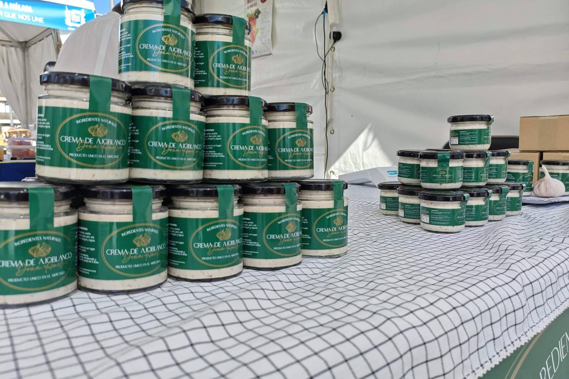 Doña Amelia recupera el sabor original del ajoblanco con una receta familiar artesanal en Málaga