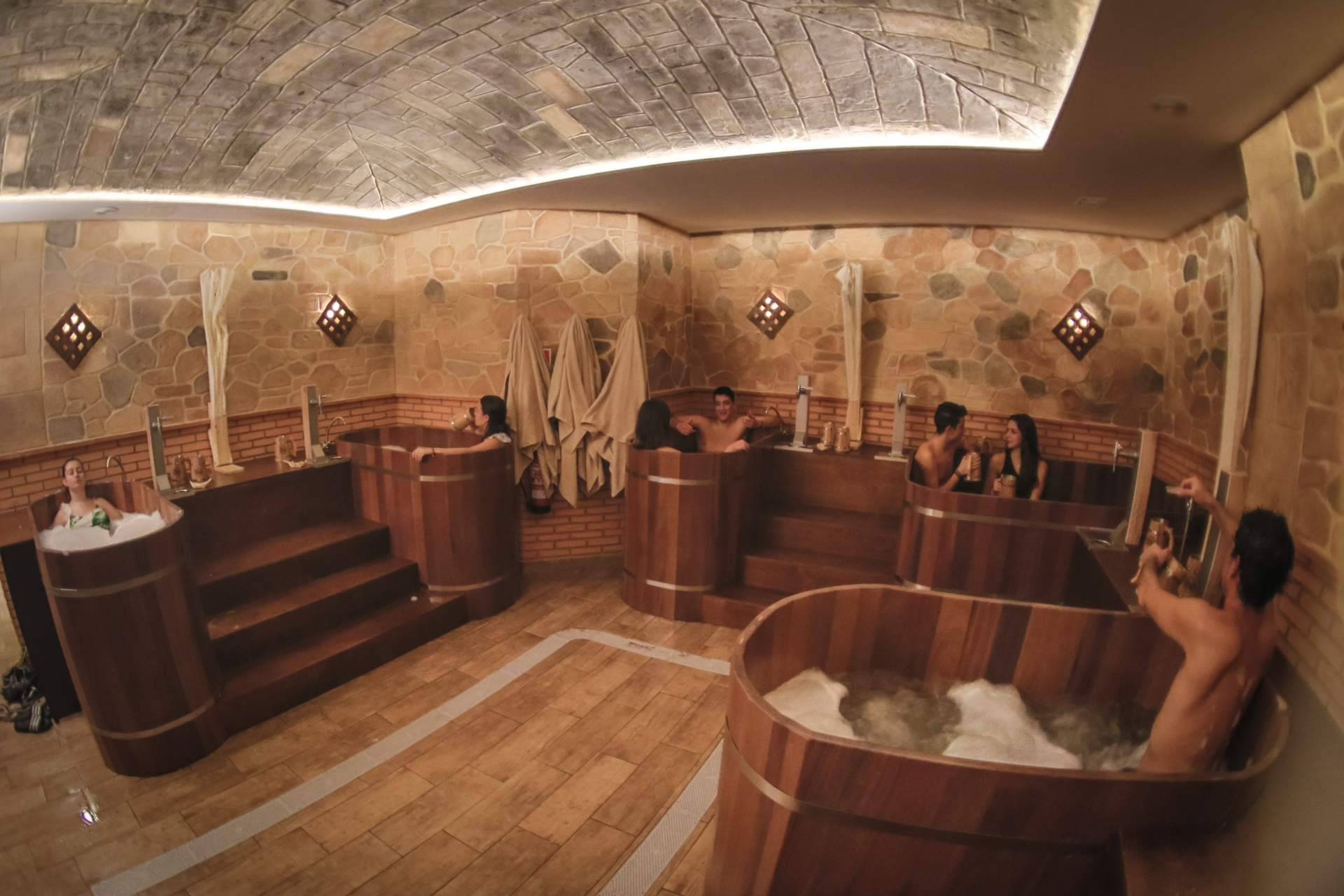 Beer Spa presenta el bono regalo spa como opción versátil para parejas, grupos de amigos y empresas