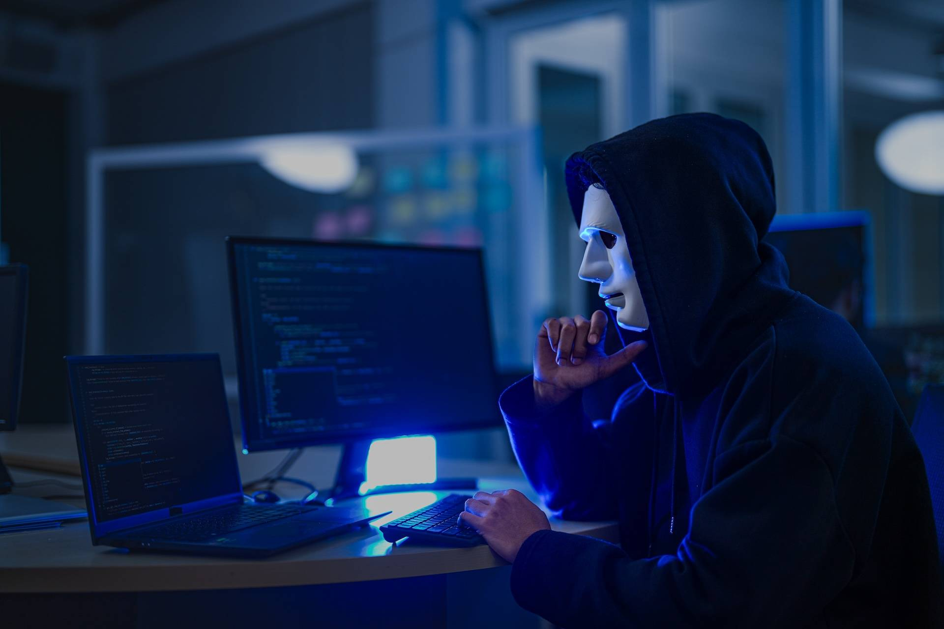 La oleada de hackers en Europa subraya la importancia del mantenimiento web profesional