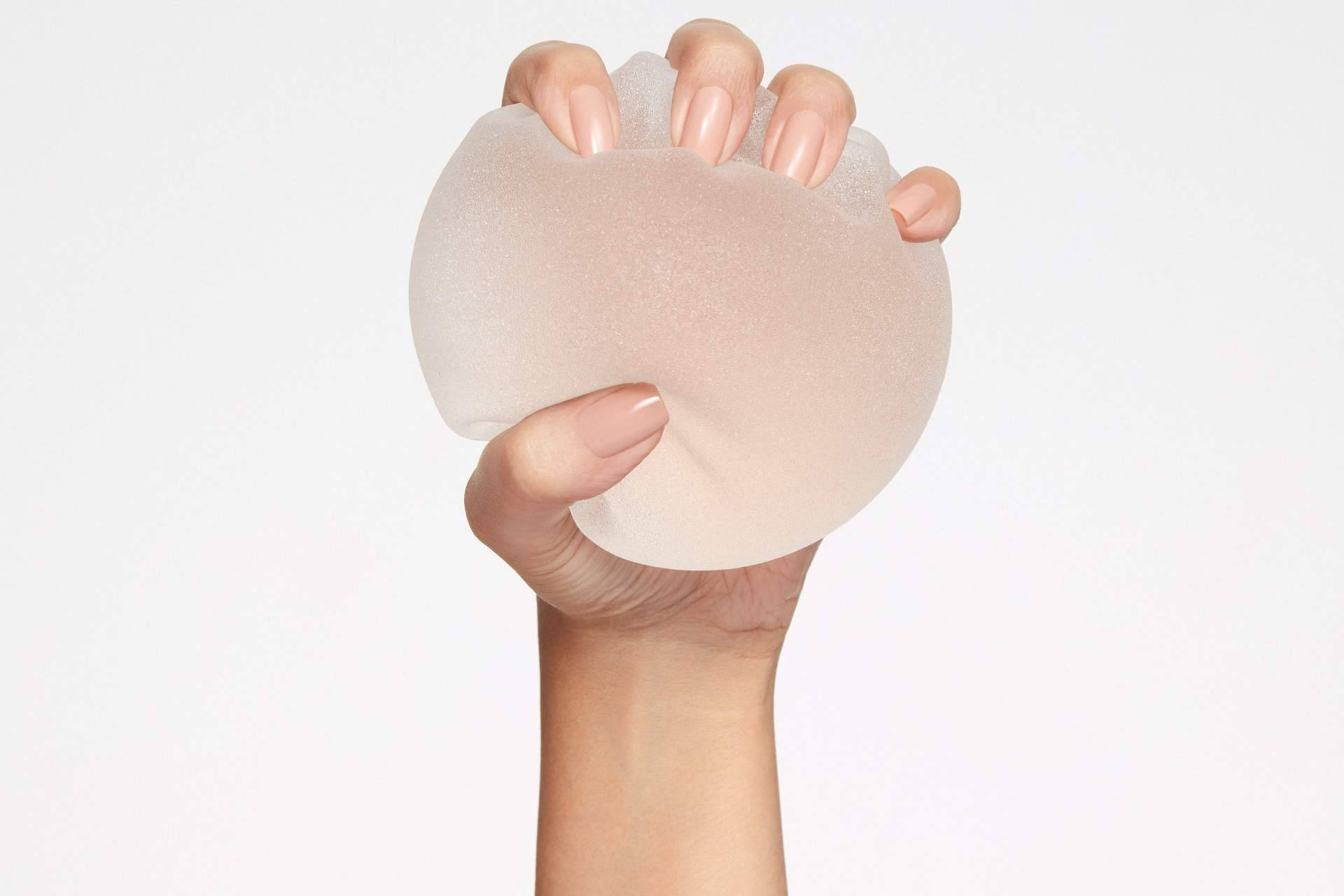El Dr. Riccio analiza el implante Fix Nip NRI para reconstrucción de areola-pezón tras mastectomía