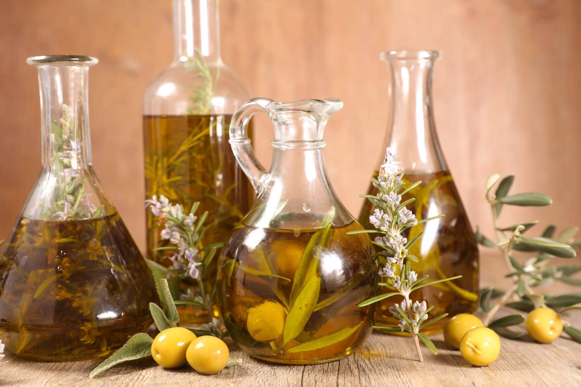 Del olivar al plato; pequeños molinos impulsan el aceite de oliva virgen extra en España