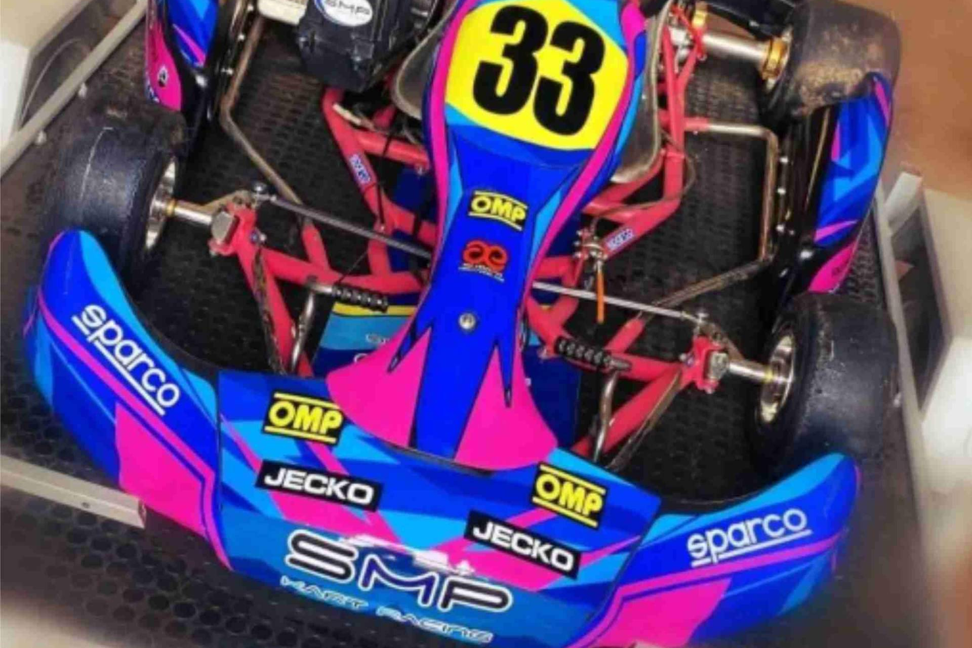 ADHESIVOSEMBARRADOS destaca en adhesivos personalizados para Quads y Karts con enfoque profesional