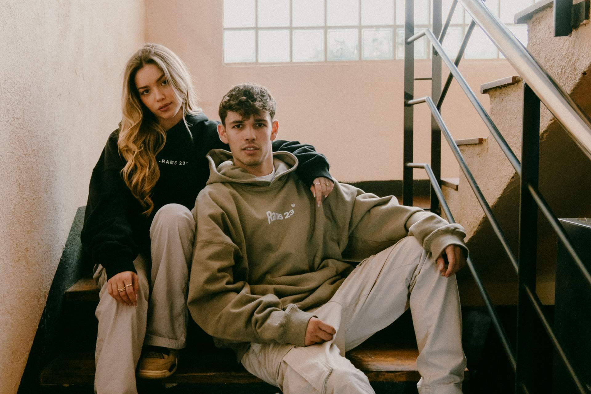 RAMS 23 lanza su nueva colección universitaria; estilo, comodidad y actitud
