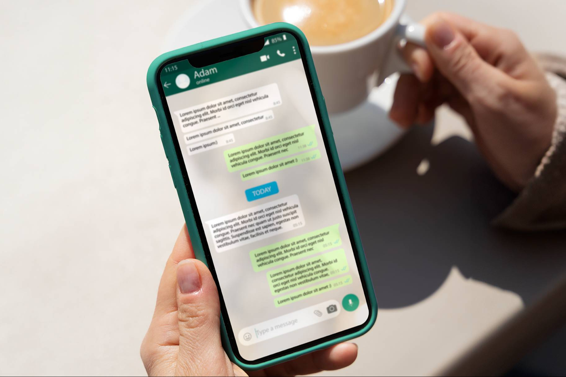 Conversaciones que venden; el modelo de Ropofy CRM con WhatsApp integrado