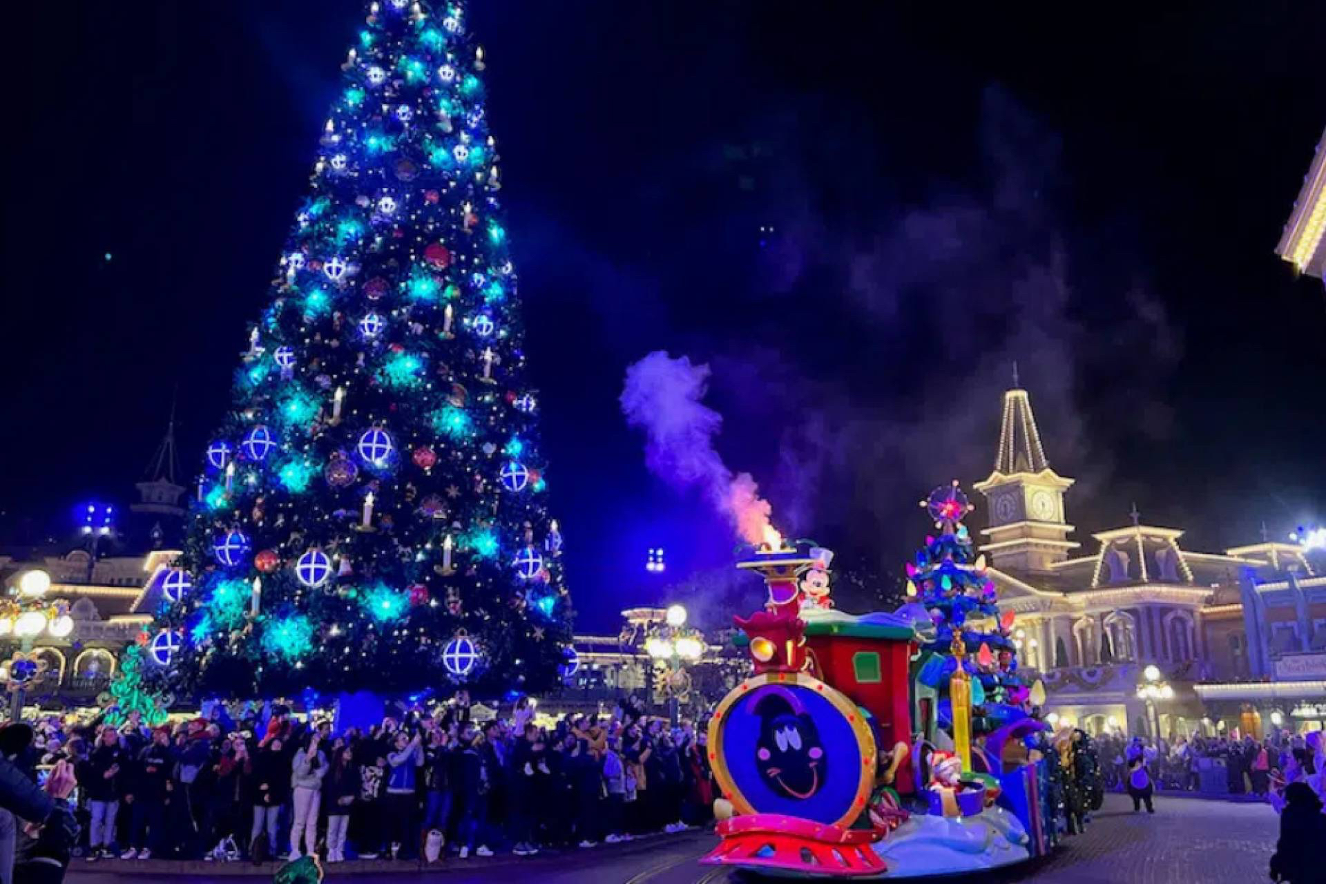 Guía práctica para organizar una visita a Disneyland París en Navidad 2025