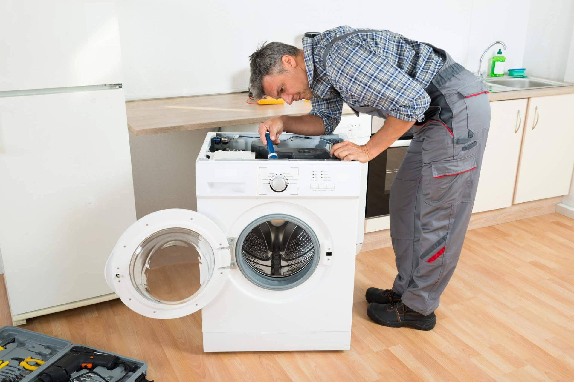 Técnico de lavadoras en Tenerife con asistencia profesional y servicio a domicilio en el mismo día