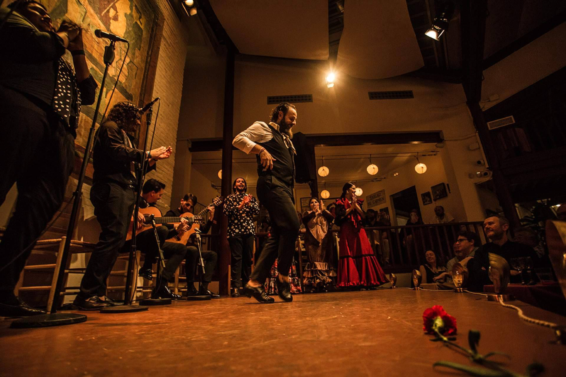 Tablao de Carmen un TODO-EN-UNO en Barcelona; Flamenco, gastronomía historia y cultura en una sola noche