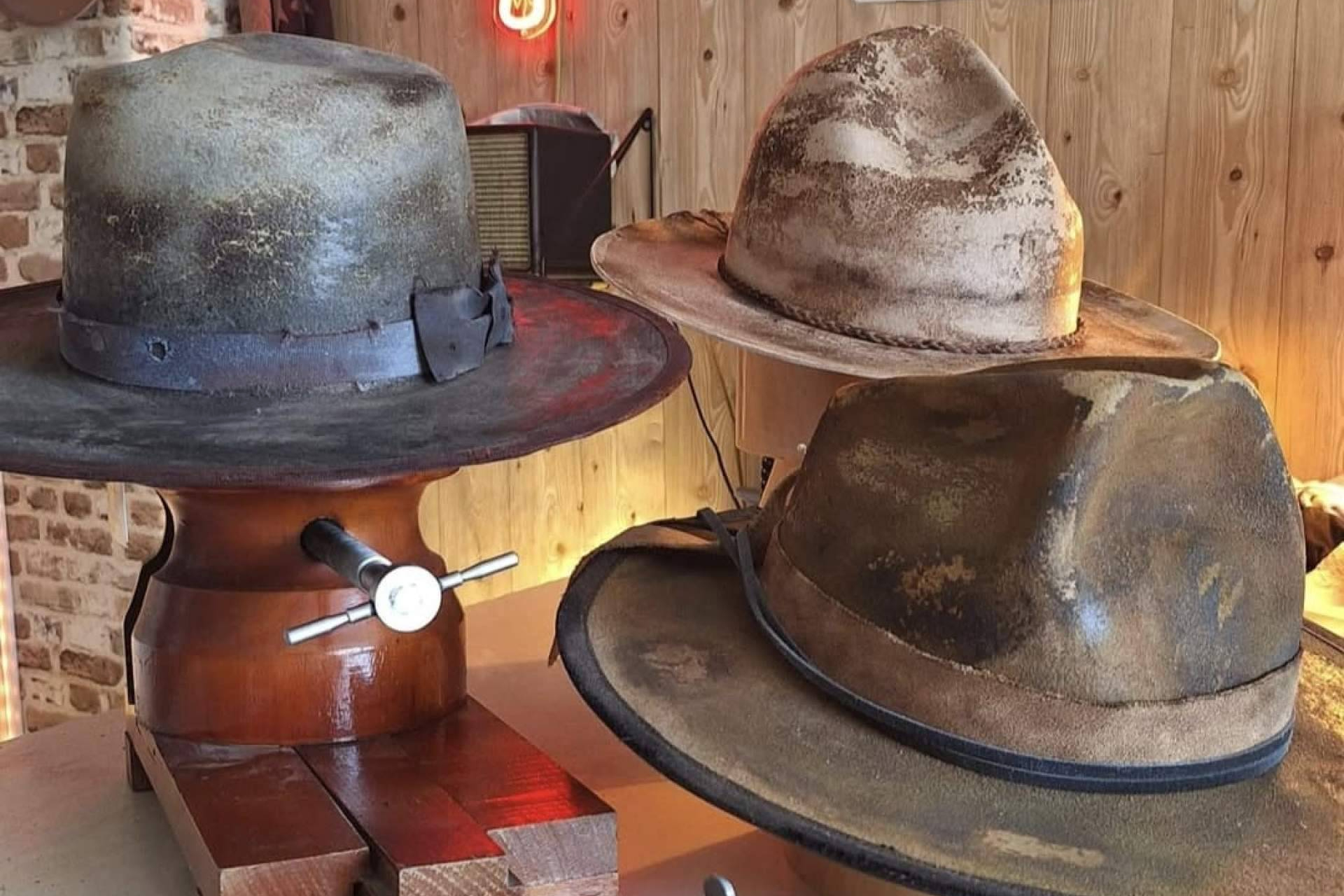 La firma española que diseña los sombreros de The Walking Dead