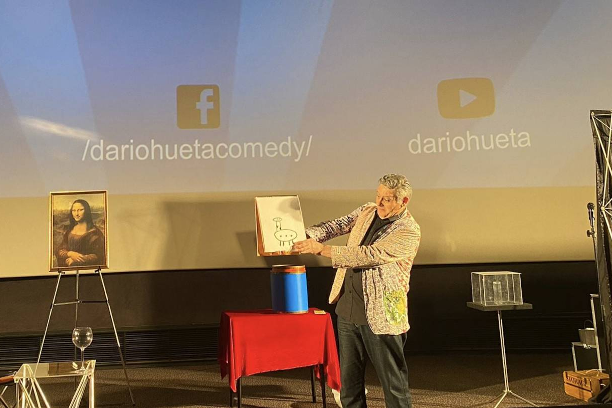 Dario Huet-a presenta Family Magic Show, el espectáculo familiar de magia que triunfa estas Navidades en Valencia