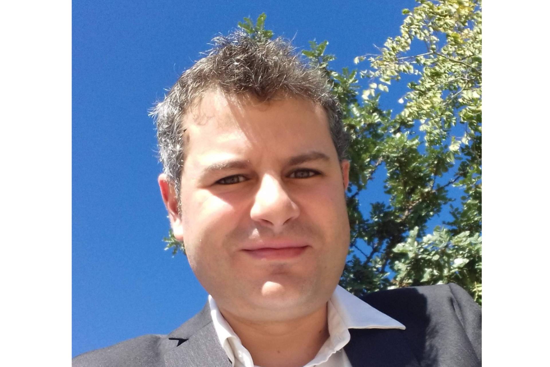 Rubén Camacho publica una guía para identificar y superar las dificultades psicológicas y emocionales
