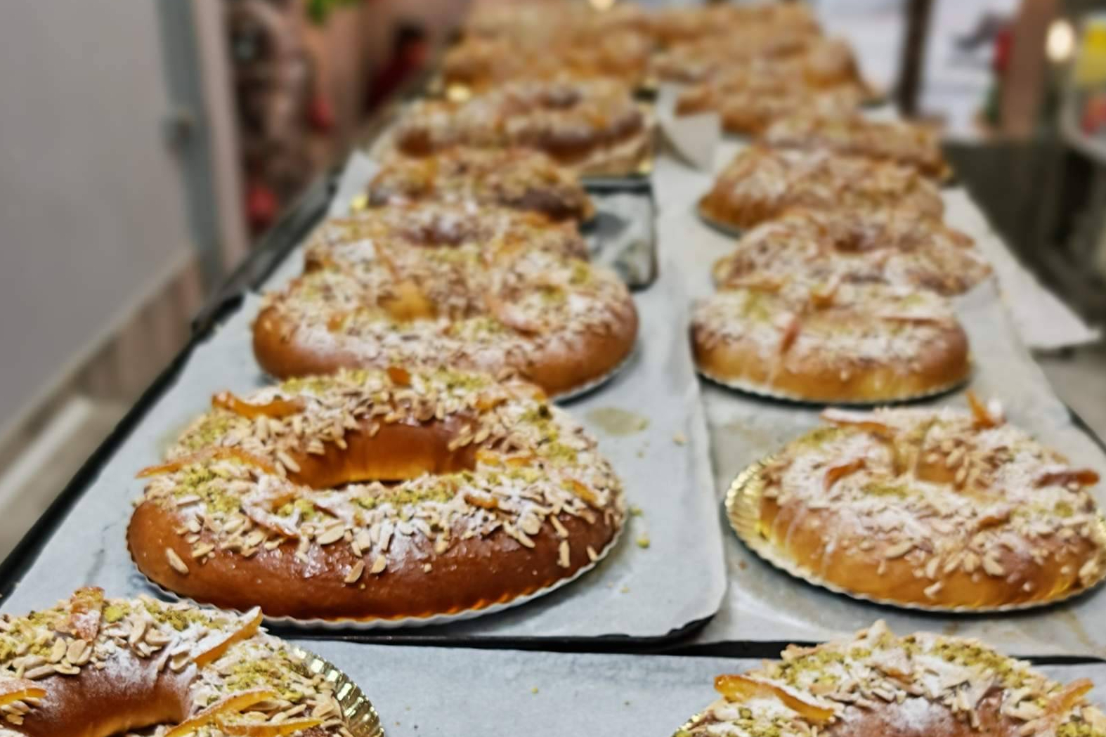 El Panazo refuerza su propuesta de repostería artesana con el roscón de Reyes y el panettone como protagonistas