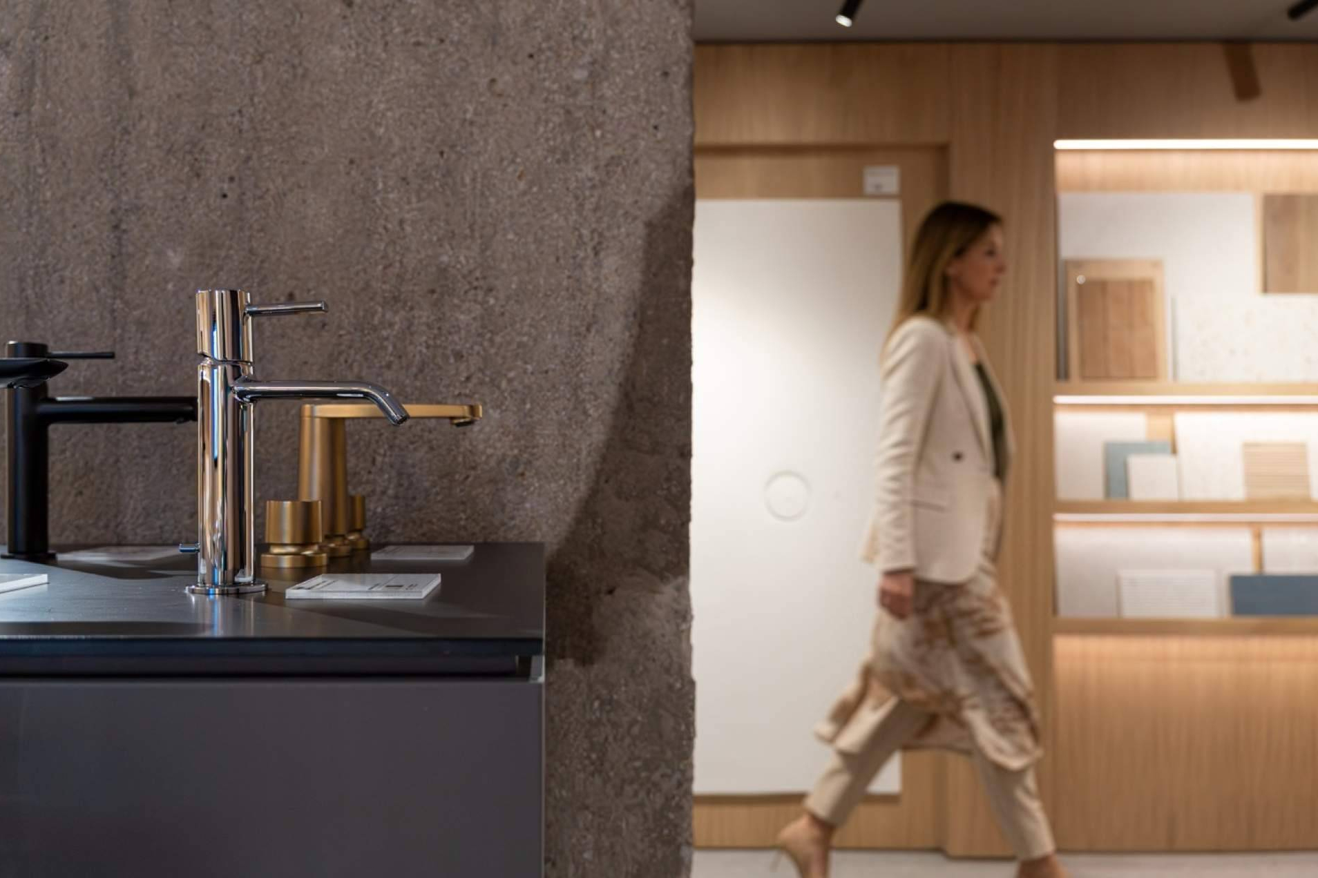 Mormedi y Roca presentan D-512 en Barcelona; un Living Lab que redefine el retail del baño desde la experiencia del usuario