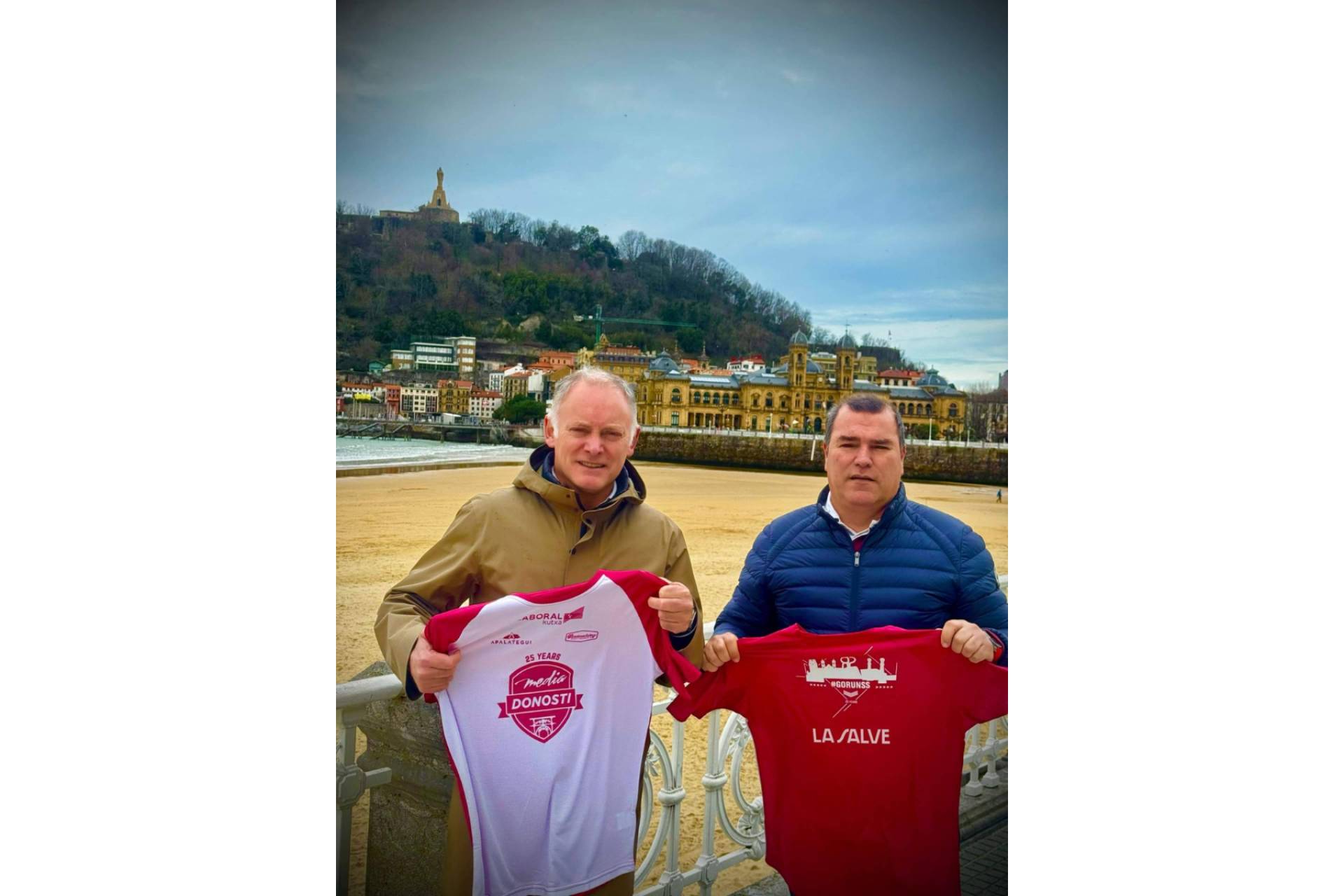 La Salve renueva su patrocinio de la Media Maratón de Donostia 2026 y presenta la camiseta de la prueba
