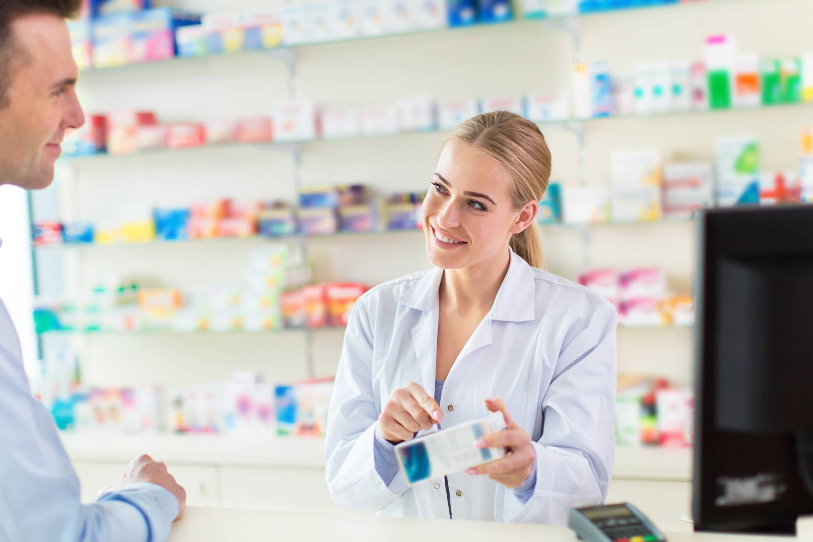 Urbagesa Farmacias sortea un desfibrilador con curso de RCP y un iPad Air en Infarma Madrid 2026