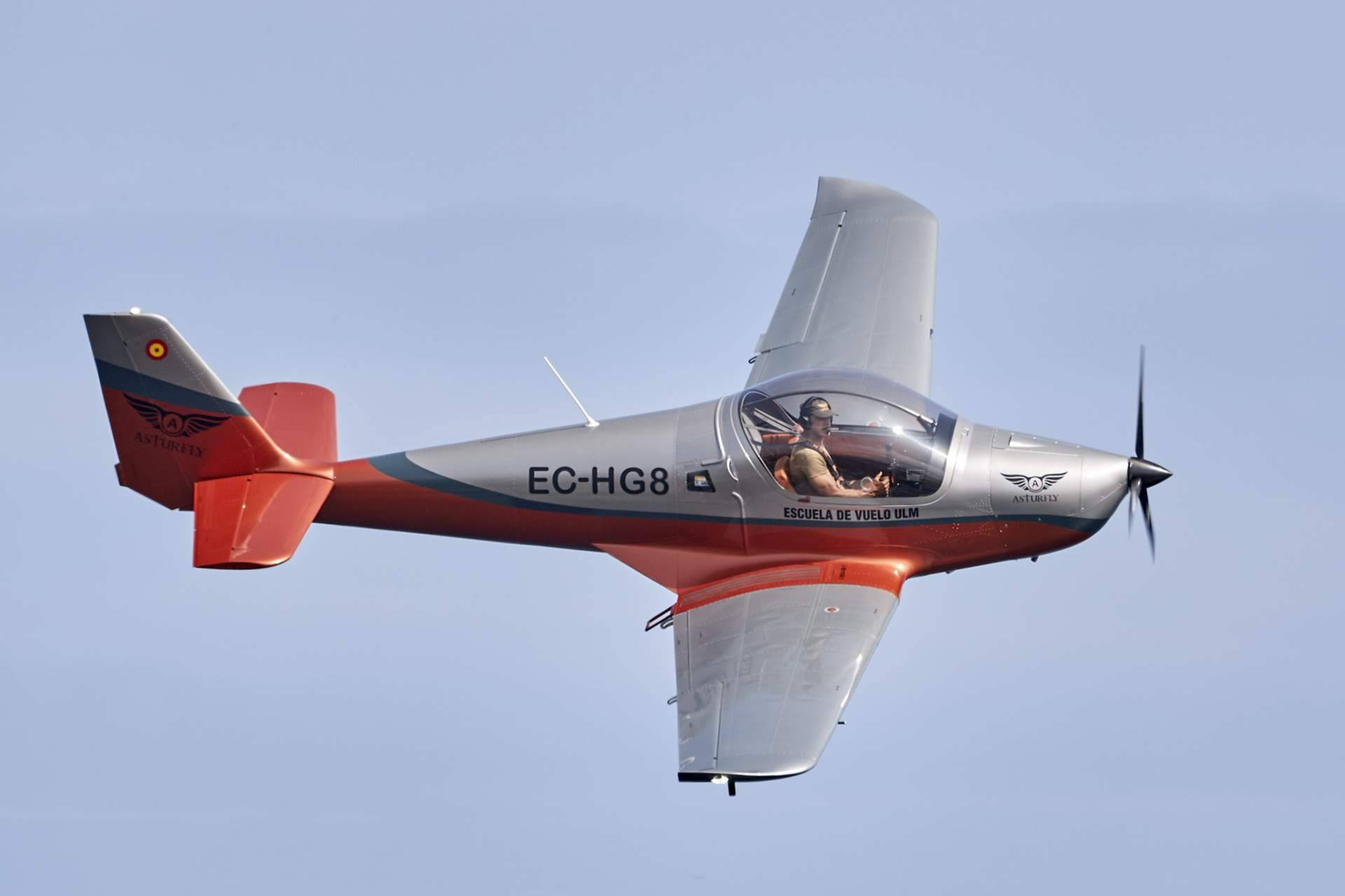 Aprender a ser piloto en La Morgal a los 40, 50 o 60 años, una experiencia al alcance de todos