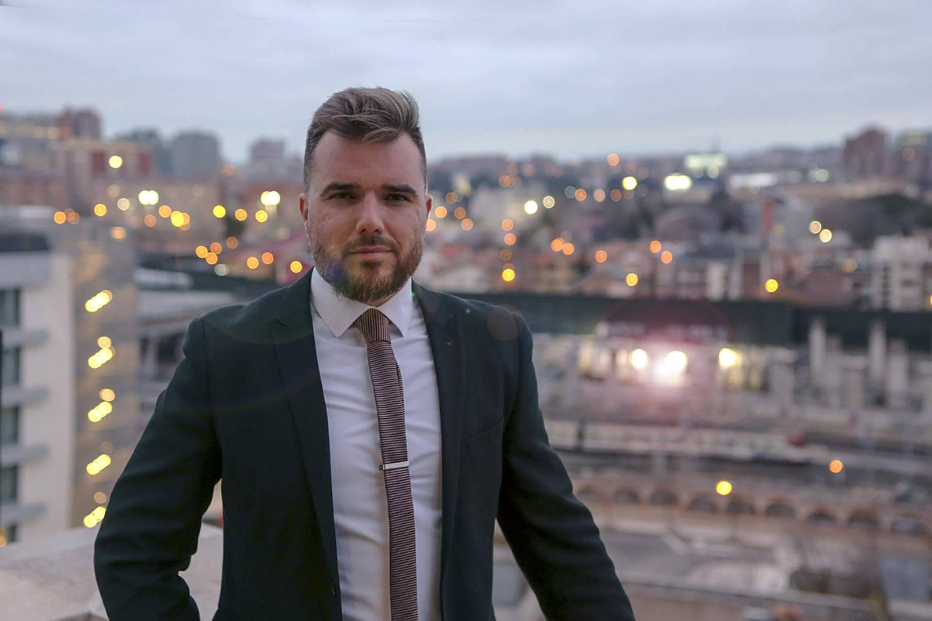 Geopolítica, inflación y vivienda; por qué el mercado inmobiliario no cae