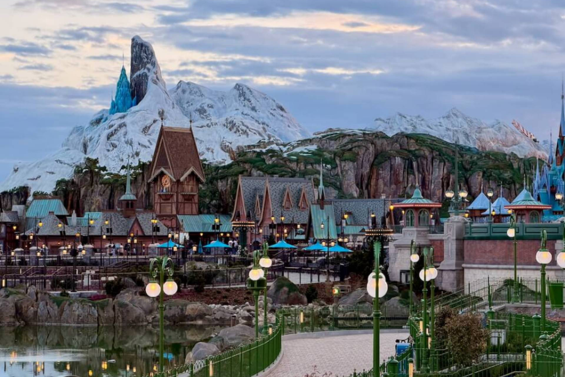 Parquetemático.net detalla el Mundo de Frozen y su impacto en Disneyland Paris