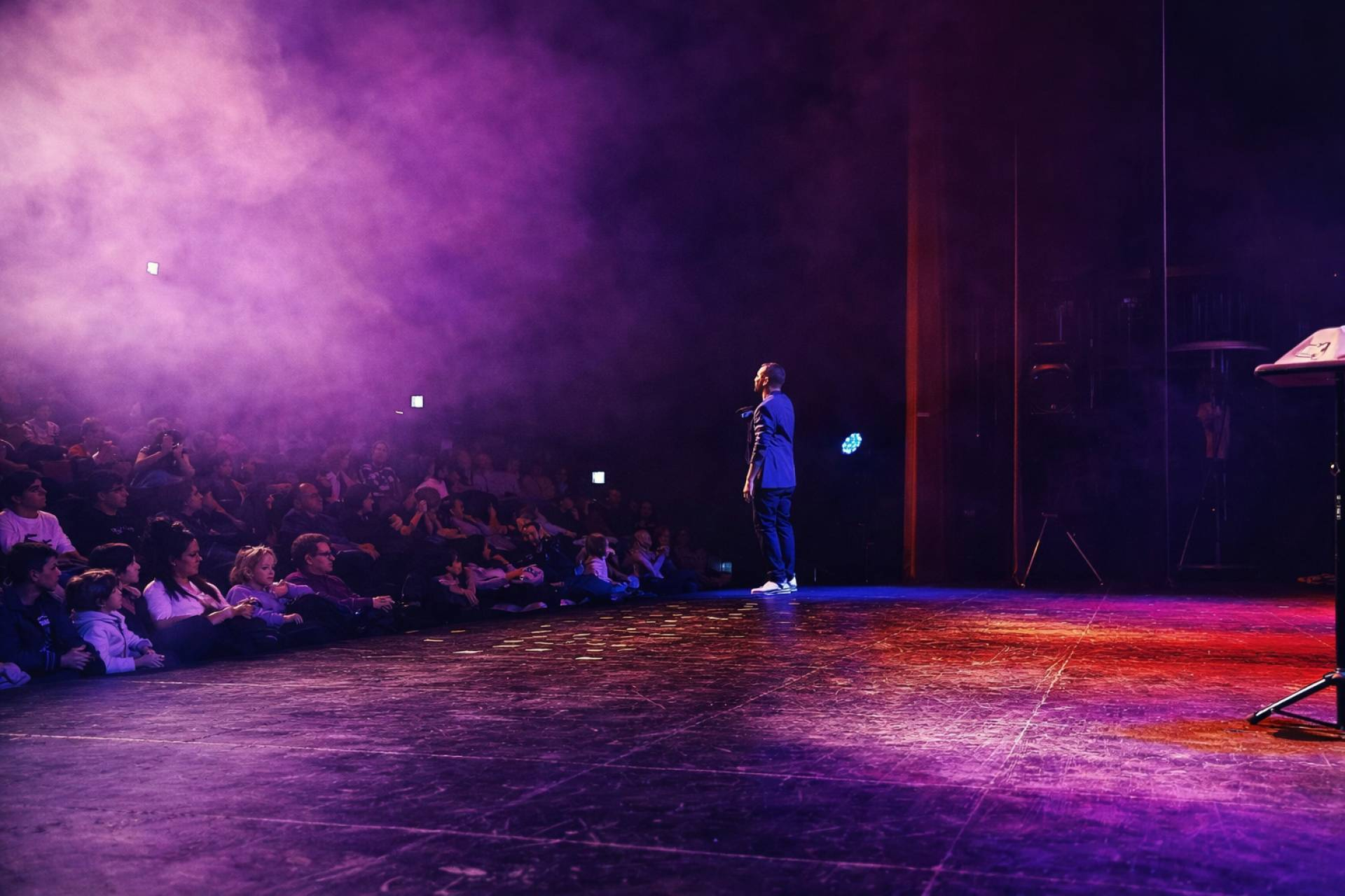 Gerardo Martínez; espectáculos de magia participativa con humor para eventos y empresas.
