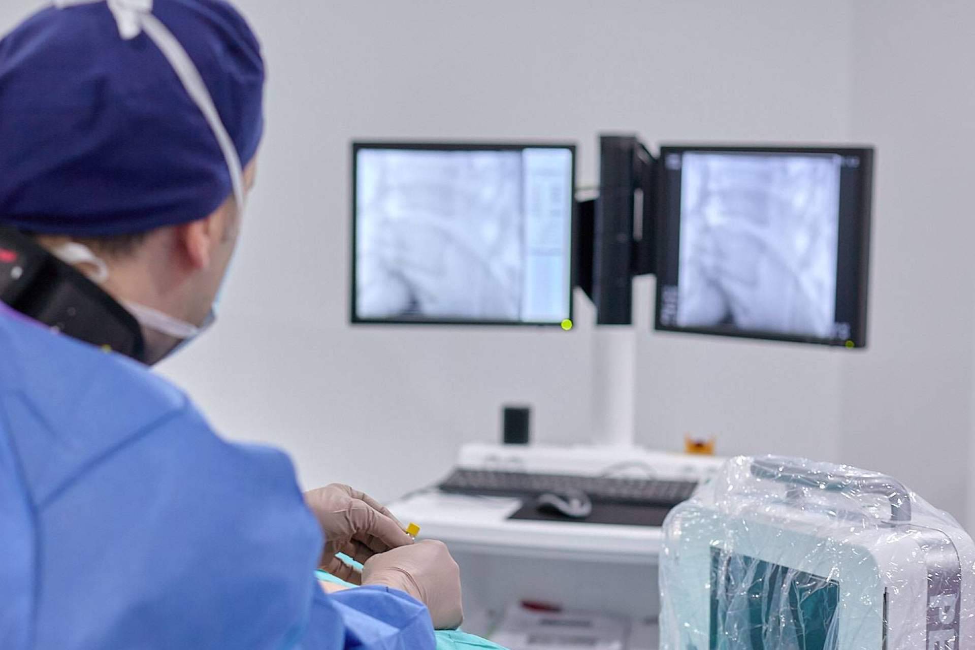 Tratamiento mínimamente invasivo de la hernia discal y ciática; la alternativa avanzada antes de la cirugía abierta