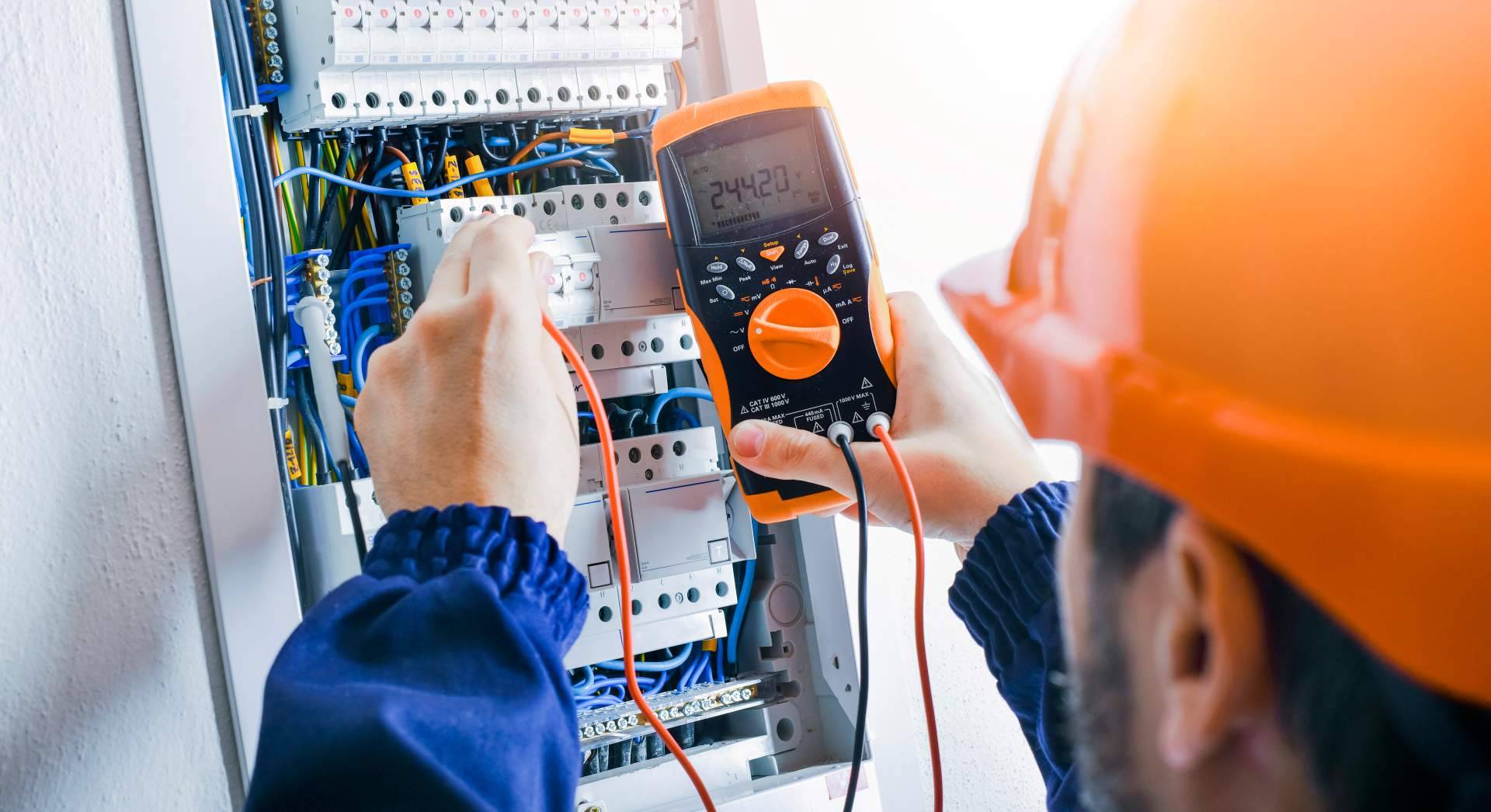 Reparaciones González impulsa su cobertura de electricistas 24 horas en distintas localidades de Alicante