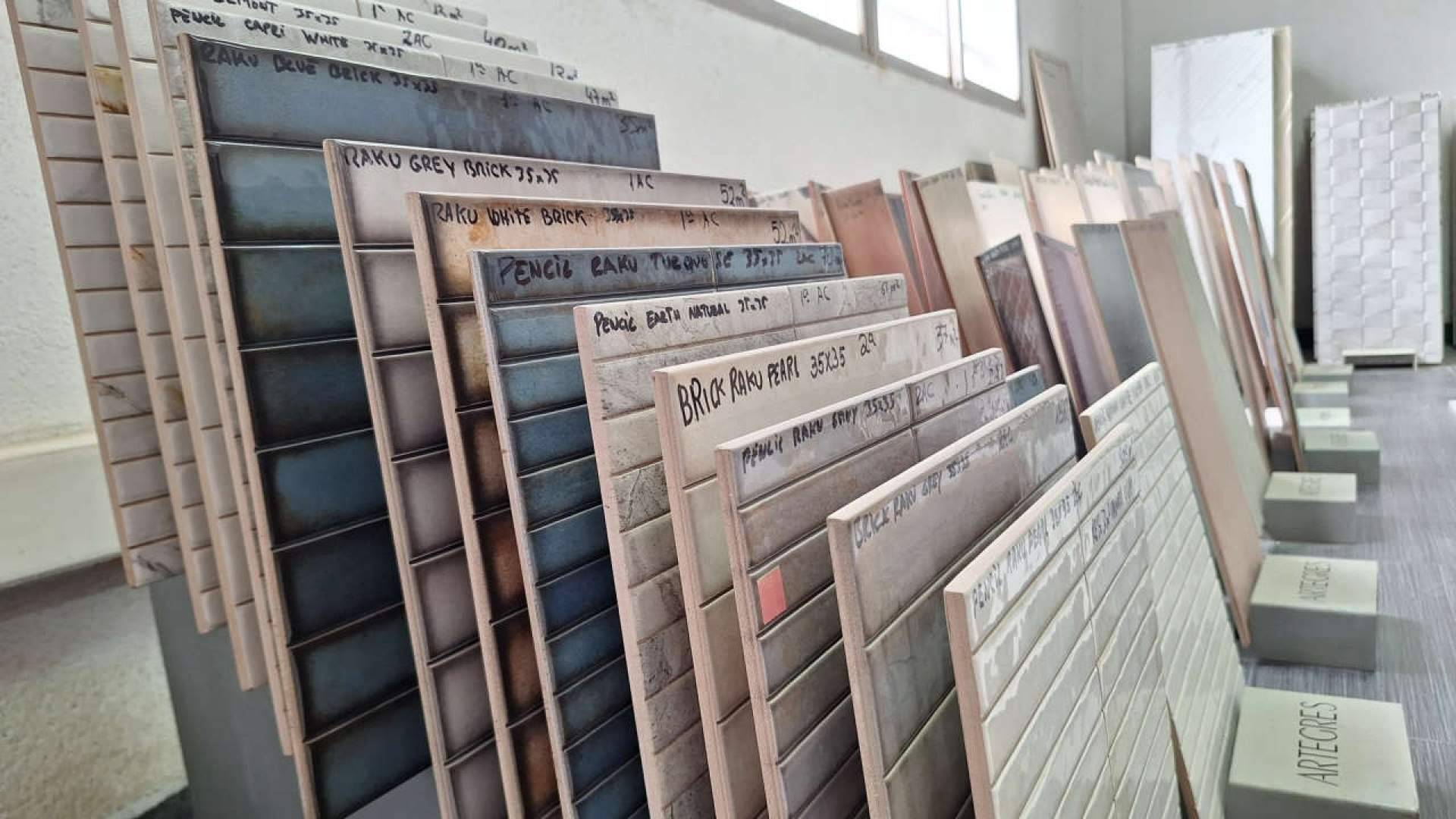 Artegres impulsa reformas económicas con su gama de azulejos baratos y versátiles