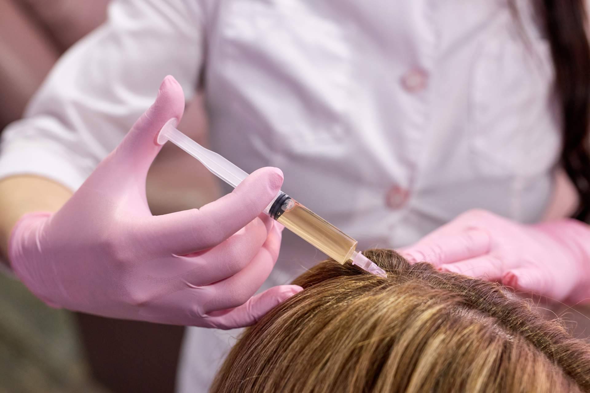 El doctor Jesús Aníbal Mora destaca el avance de los tratamientos regenerativos para proteger el cabello