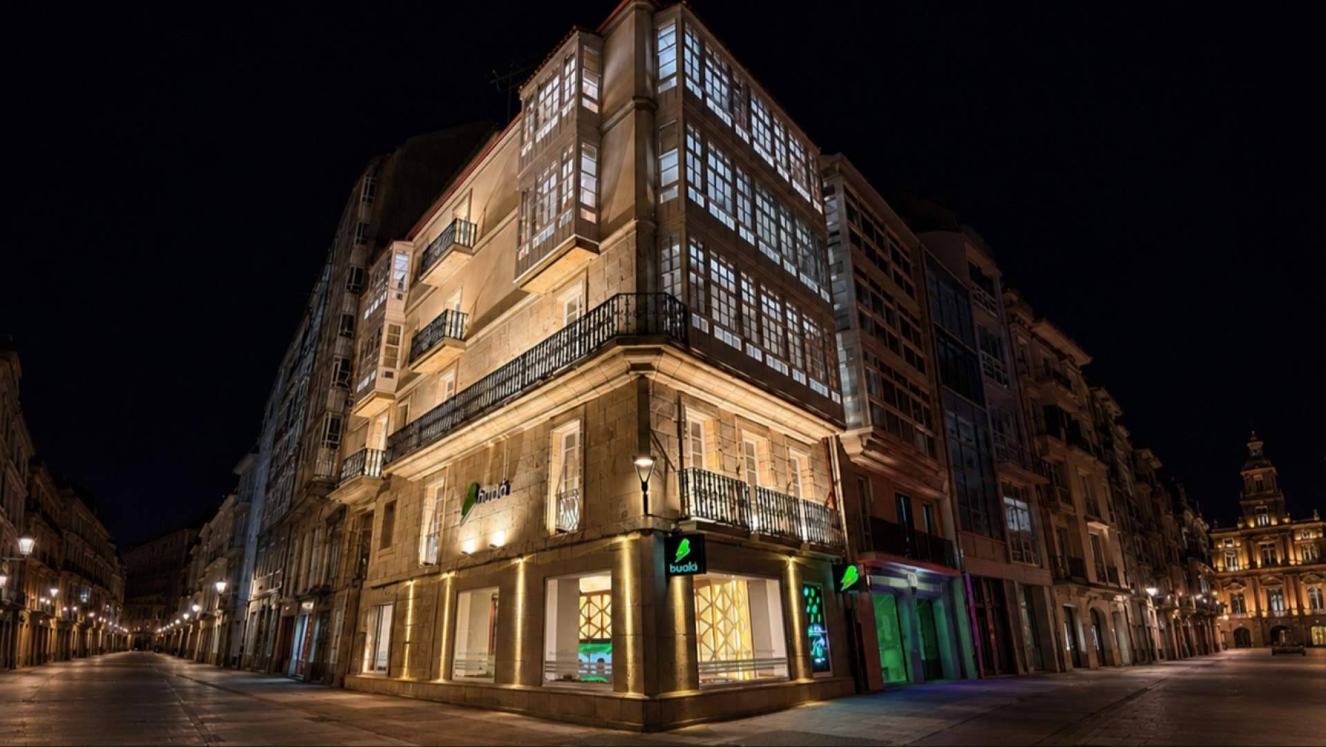 Bualá inaugura su nueva sede corporativa en A Coruña tras superar los 20.000 clientes
