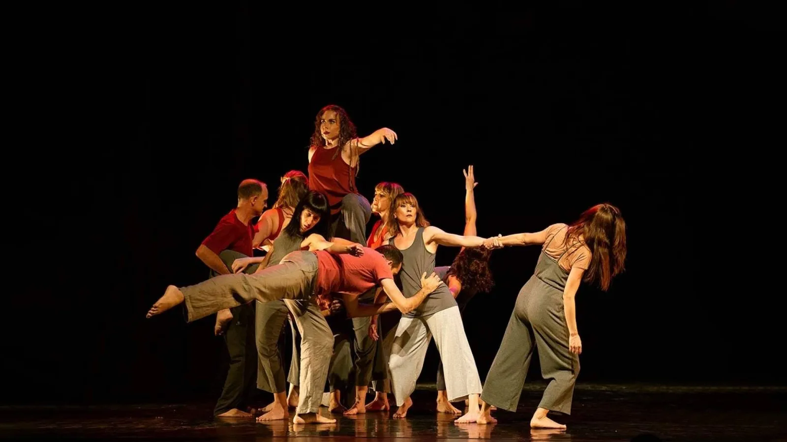Larumbe Danza , cursos Intensivos de Danza Contemporánea y ballet