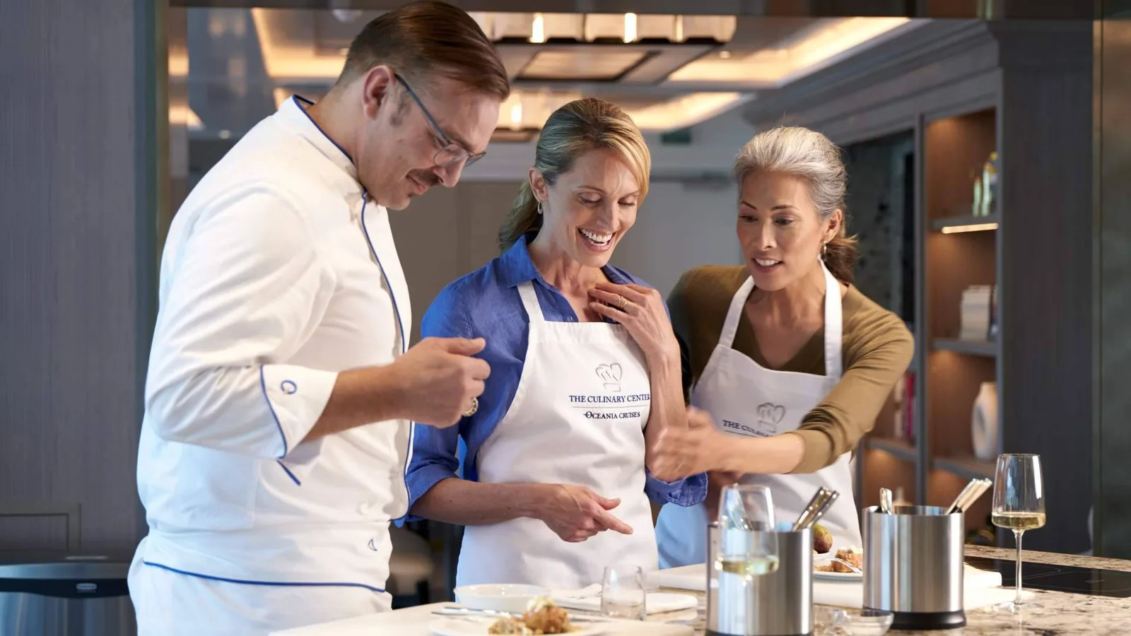 Oceania Cruises® desvela sus Cruceros temáticos, travesías ricas en destinos